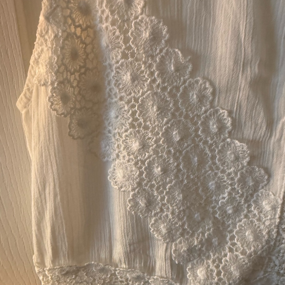Self Esteem Ivory Lace Detail Blouse NWT - Picture 3 of 7